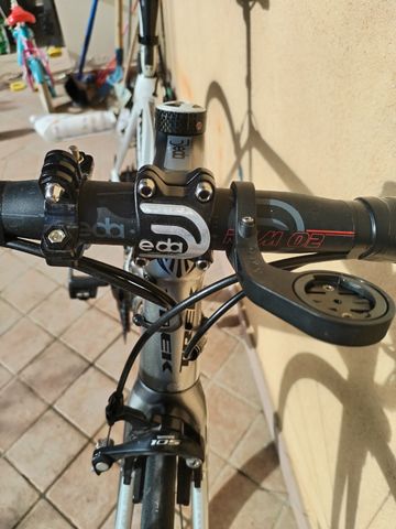 Trek Madone Shimano 105 2012 Road & Gravel usato, Bianco — immagine 5 di 8