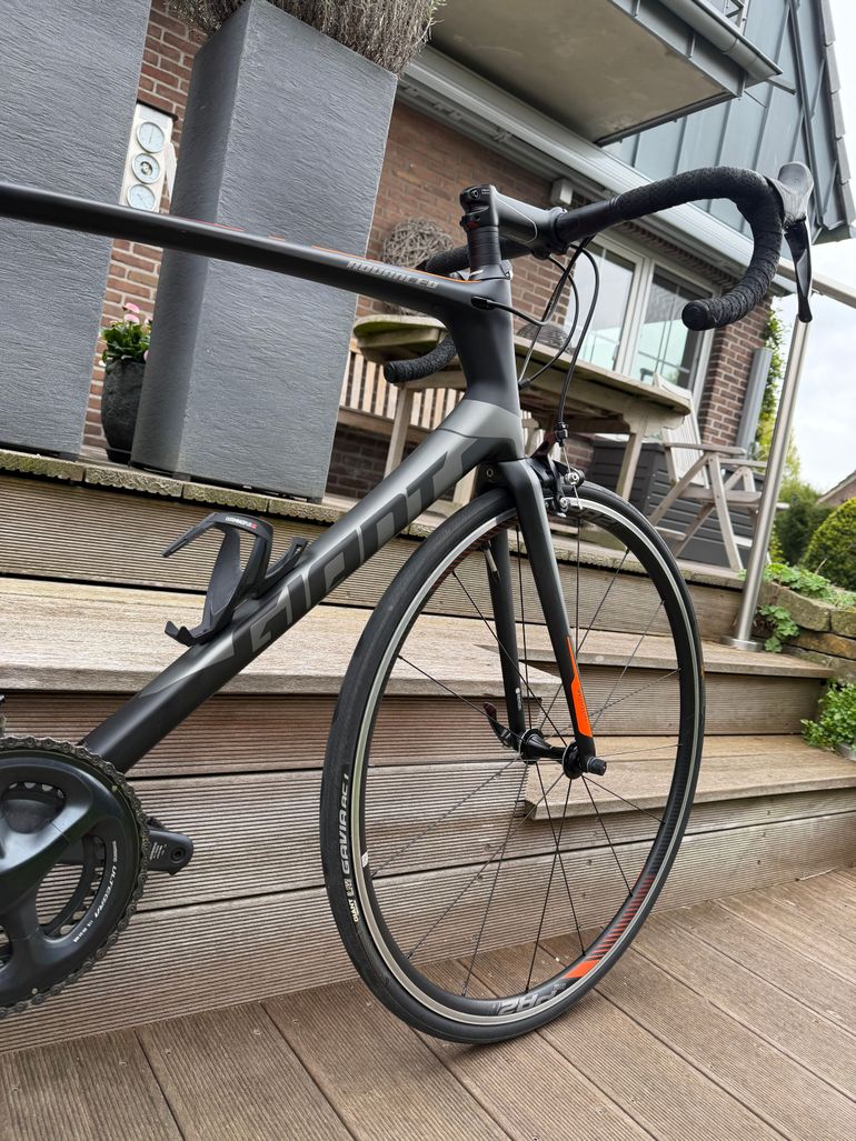 Used Giant TCR Advanced 1 2018 2018 Road & Gravel, Black — image 8 of 8