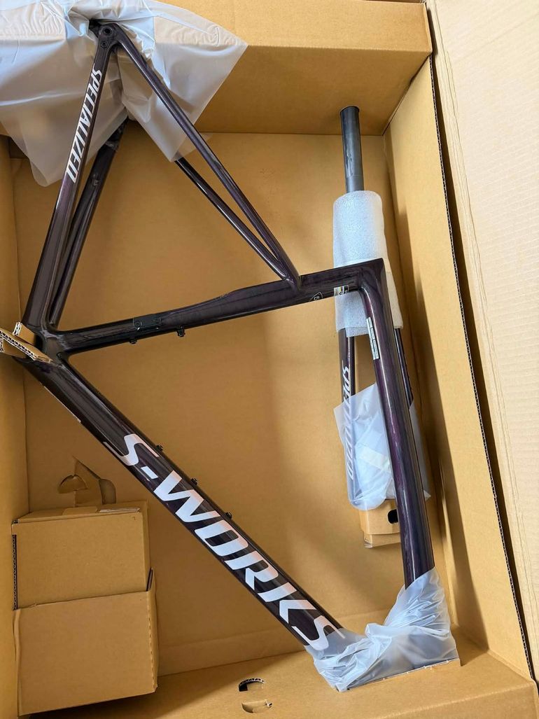 Used Specialiced Specialiced Custom Frameset 2026 Road & Gravel, Purple — image 1 of 3