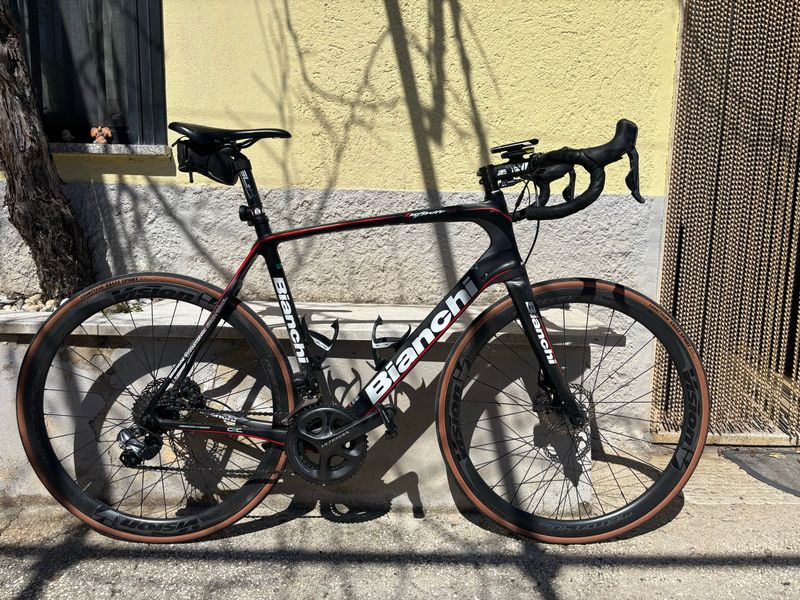 Gebrauchtes Bianchi Infinito CV Ultegra Di2 Disc 2016 2016 Road & Gravel