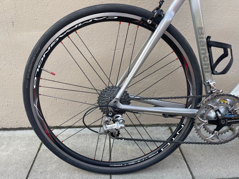 Used Bianchi Luna Campagnolo Veloce 2002 Road & Gravel, Light Gray — image 4 of 17