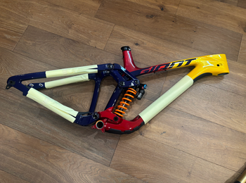 Giant, Glory Advanced Legends Edition Frameset 2024 Frameset