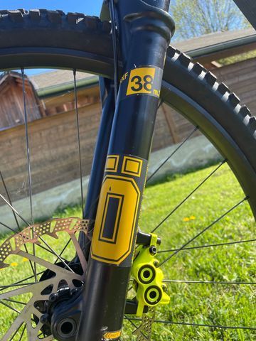 Intense Tracer SRAM X01 Eagle 2024 Mountainbike usato, Rosso — immagine 5 di 8