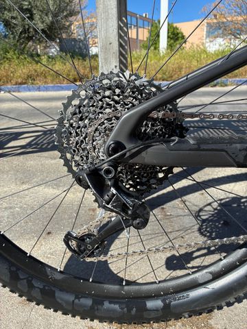 Used Santa Cruz Blur SRAM GX Eagle 2023 Mountainbike, Black, 29 — image 4 of 31