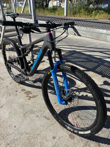 Used Santa Cruz Blur SRAM GX Eagle 2023 Mountainbike, Black, 29 — image 3 of 31