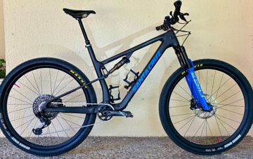 Used Santa Cruz Blur SRAM GX Eagle 2023 Mountainbike, Black, 29 — image 2 of 31