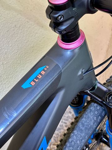 Used Santa Cruz Blur SRAM GX Eagle 2023 Mountainbike, Black, 29 — image 17 of 31