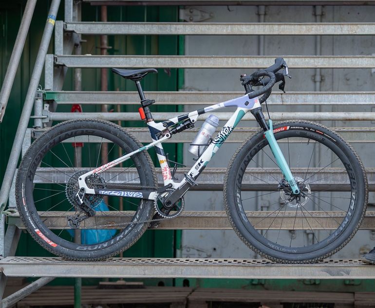 Used Trek CheckOUT SL 7 AXS 2025 Road & Gravel, White — image 1 of 6