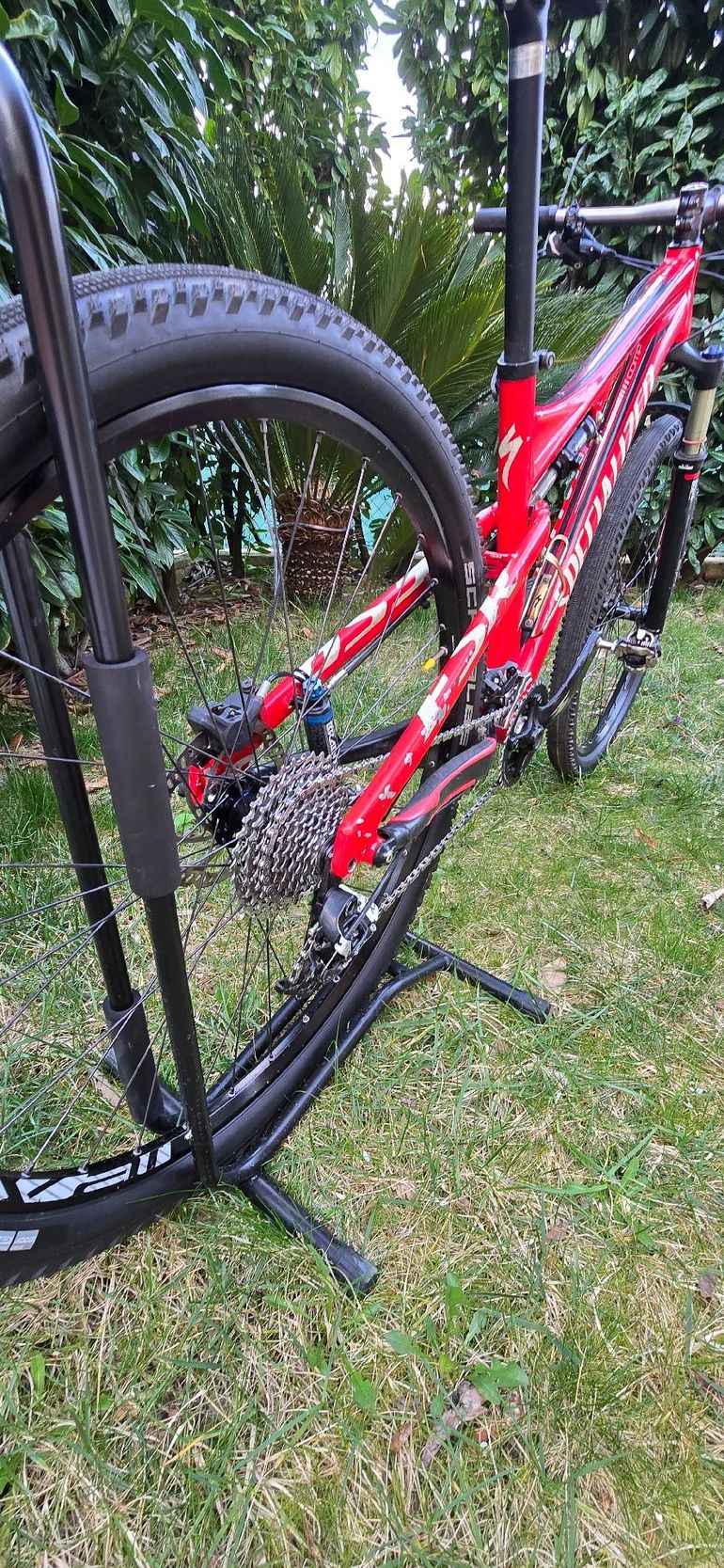 Used Specialized Epic SRAM X9 2017 Mountainbike, Red — image 20 of 21