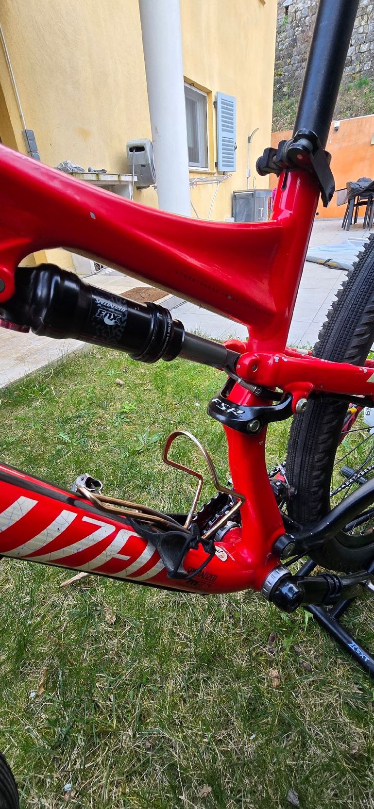 Used Specialized Epic SRAM X9 2017 Mountainbike, Red — image 2 of 21