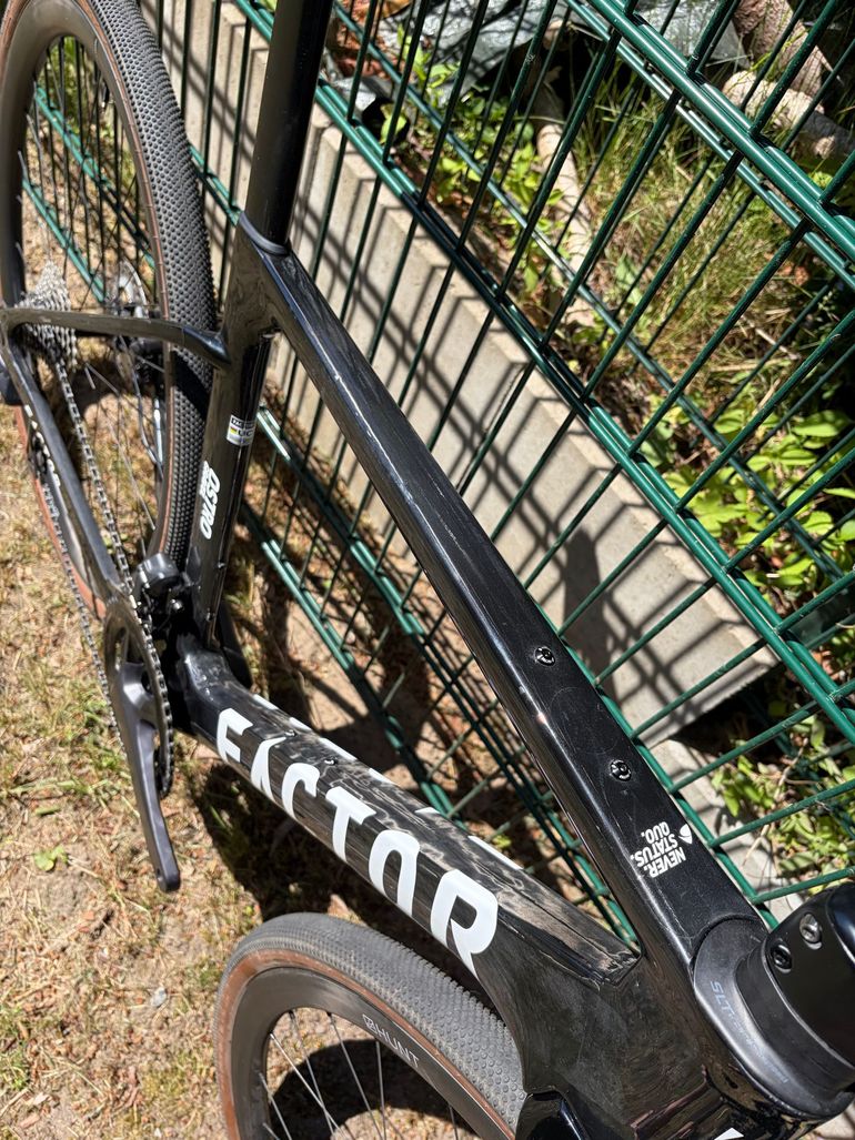 Used Factor Factor Ostro Gravel Bike Ultegra Di2 Hunt Carbon 2024 Road & Gravel — image 8 of 9