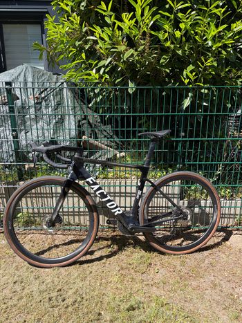 Used Factor Factor Ostro Gravel Bike Ultegra Di2 Hunt Carbon 2024 Road & Gravel — image 9 of 9