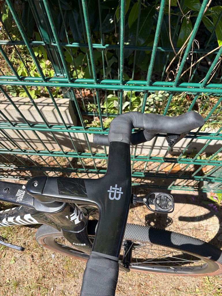 Used Factor Factor Ostro Gravel Bike Ultegra Di2 Hunt Carbon 2024 Road & Gravel — image 3 of 9