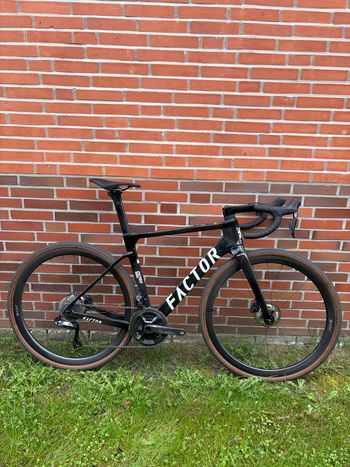 Factor, Factor Ostro Gravel Bike Ultegra Di2 Hunt Carbon