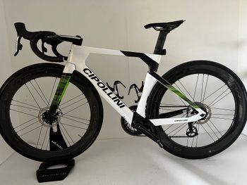 Used Cipollini Rb1k SRAM Red eTap AXS 2022 Road & Gravel, Weiß — image 2 of 7