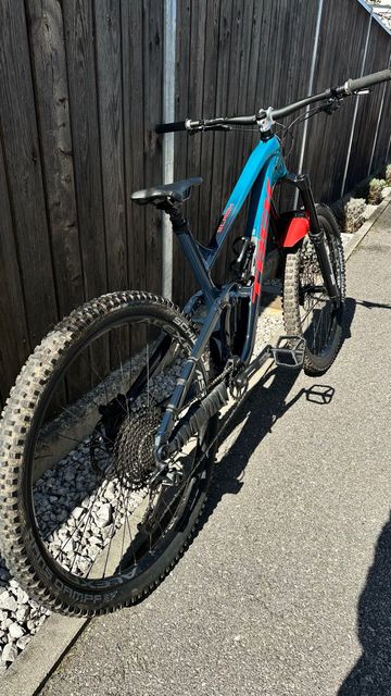 Brugt Trek Slash 8 Gen 5 2023 2023 Mountainbike — billede 4 af 5