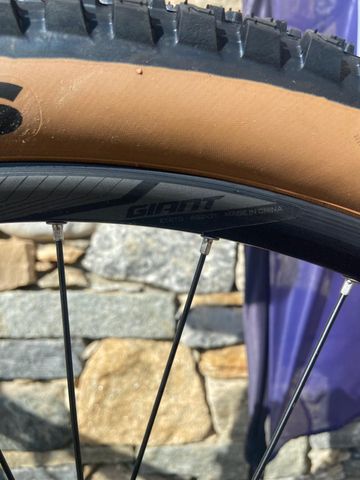 Brugt Giant Talon E+ 2026 2026 Mountainbike — billede 15 af 21