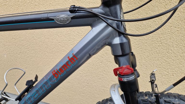 Used Bianchi 9800 MTB 2005  Anniversario 26" 2005 Mountainbike, Light Gray — image 2 of 26