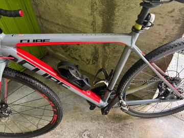 Used CUBE CROSS RACE Pro 2018 2018 Road & Gravel, Light Gray — image 5 of 8