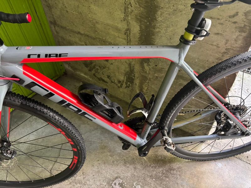 Used CUBE CROSS RACE Pro 2018 2018 Road & Gravel, Light Gray — image 5 of 8