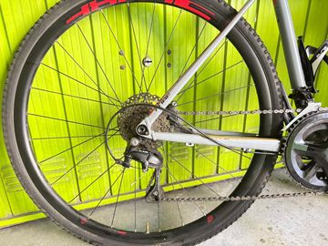 Used CUBE CROSS RACE Pro 2018 2018 Road & Gravel, Light Gray — image 4 of 8