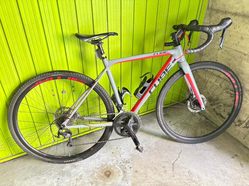 Used CUBE CROSS RACE Pro 2018 2018 Road & Gravel, Light Gray — image 6 of 8