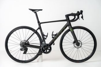 Used Scott addict rc30 Scott Addict RC30 2024 Road & Gravel, Black — image 2 of 3