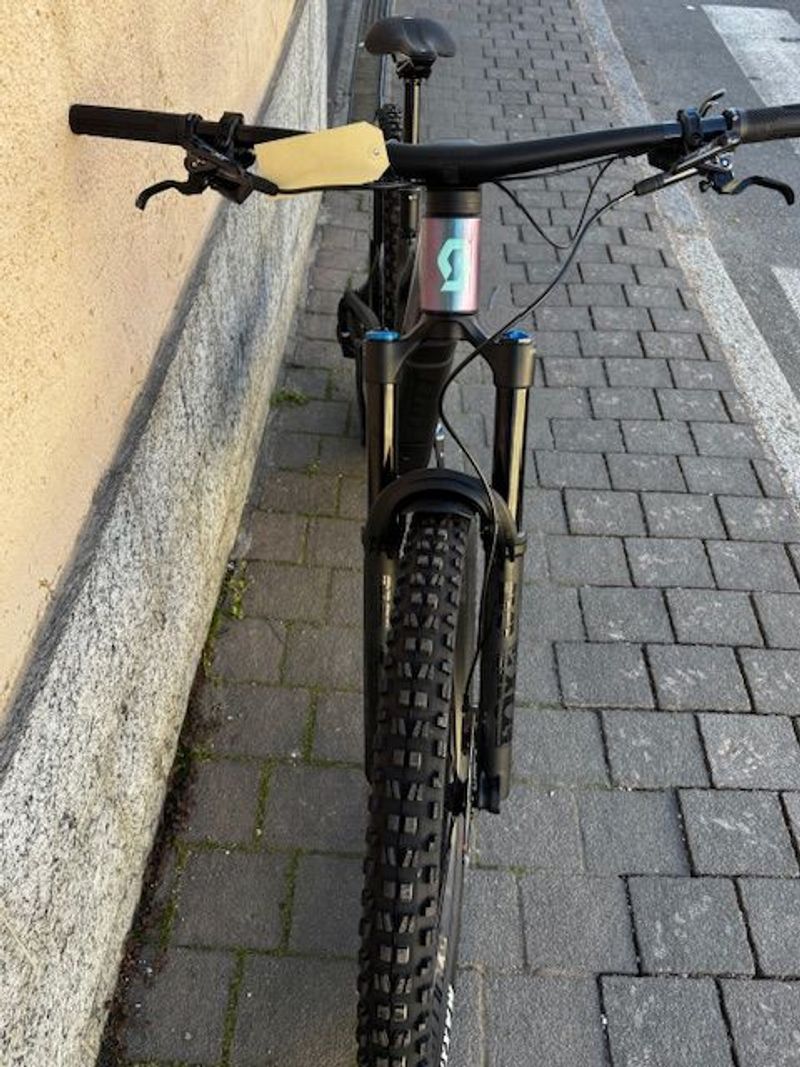 Used Scott Genius ST 910 TR 2025 2025 Mountainbike, Black, 29 — image 3 of 4