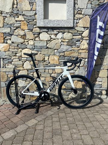 Giant Propel Advanced 2 105 2027 2027 Road & Gravel usato