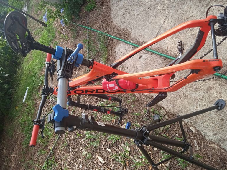 Used Orbea Oiz Shimano Deore XT 2021 Mountainbike, Orange, 29 — image 2 of 3