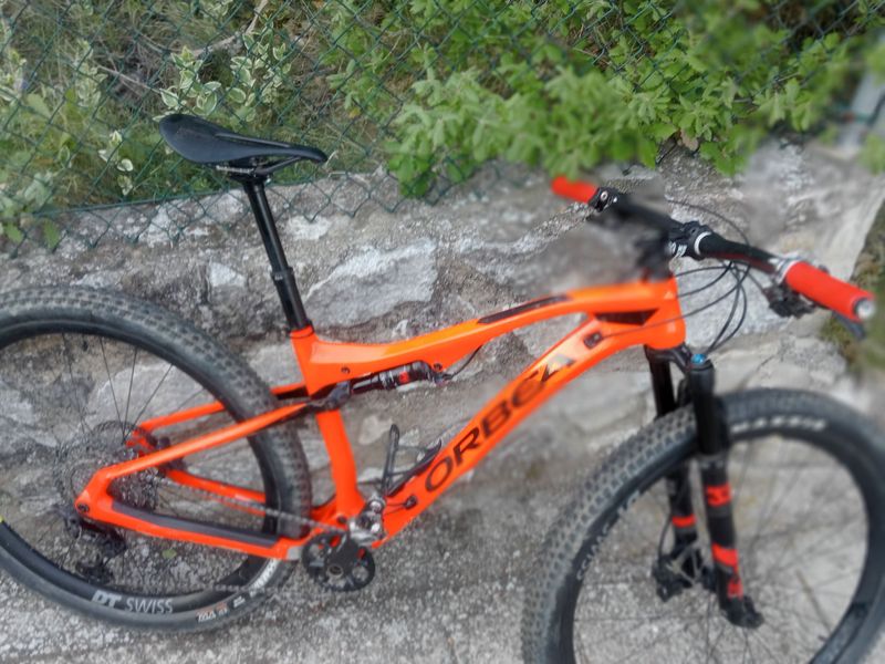 Used Orbea Oiz Shimano Deore XT 2019 Mountainbike, Orange, 29 — image 3 of 9