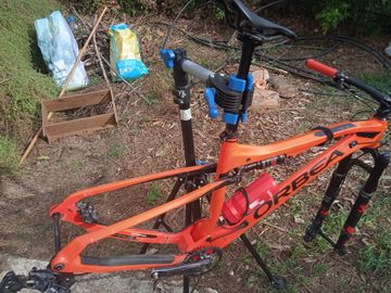 Used Orbea Oiz Shimano Deore XT 2021 Mountainbike, Orange, 29 — image 1 of 3