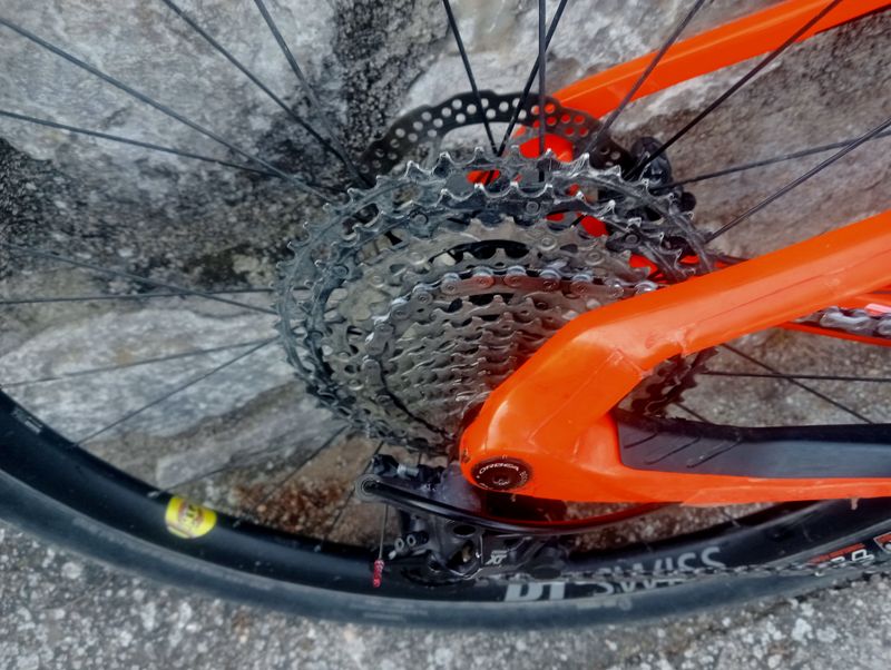 Used Orbea Oiz Shimano Deore XT 2019 Mountainbike, Orange, 29 — image 8 of 9