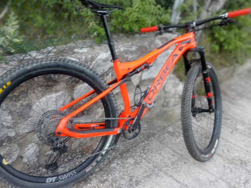 Used Orbea Oiz Shimano Deore XT 2019 Mountainbike, Orange, 29 — image 4 of 9