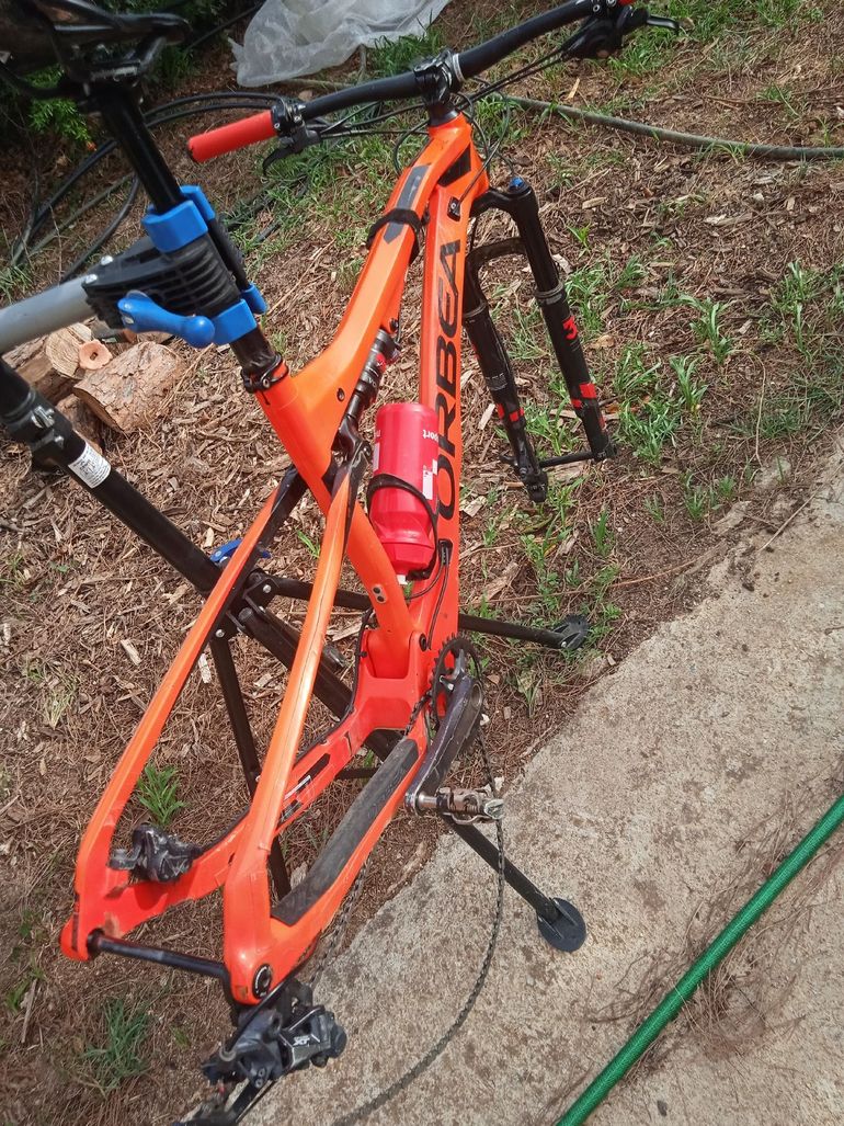 Used Orbea Oiz Shimano Deore XT 2021 Mountainbike, Orange, 29 — image 3 of 3