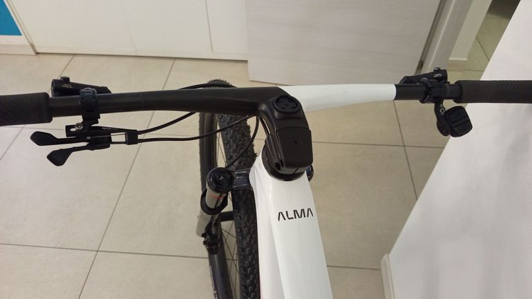 Used https://www.facebook.com/marketplace/item/1635206527523761/ Https://www.facebook.com/marketplace/item/1635206527523761/ Custom SRAM XX1 Eagle 2026 Mountainbike, White — image 2 of 3