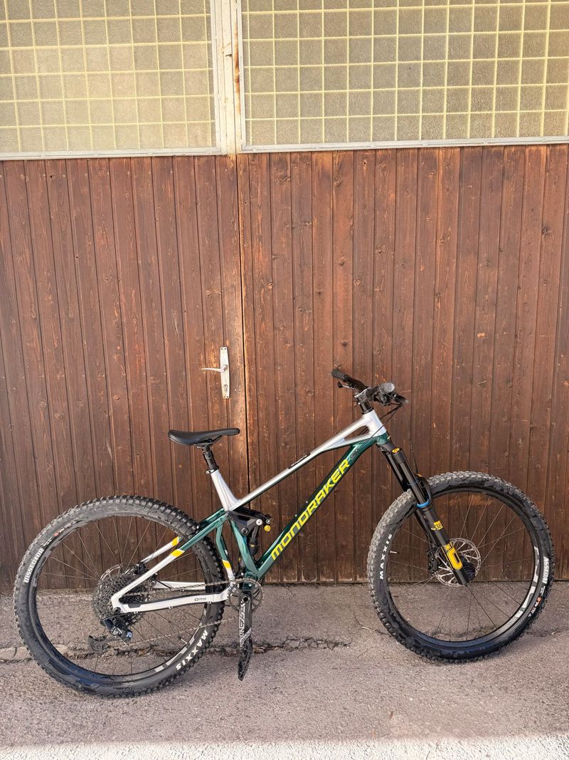 Tweedehands Mondraker SUPERFOXY R 2023 2023 Mountainbike — afbeelding 1 van 6