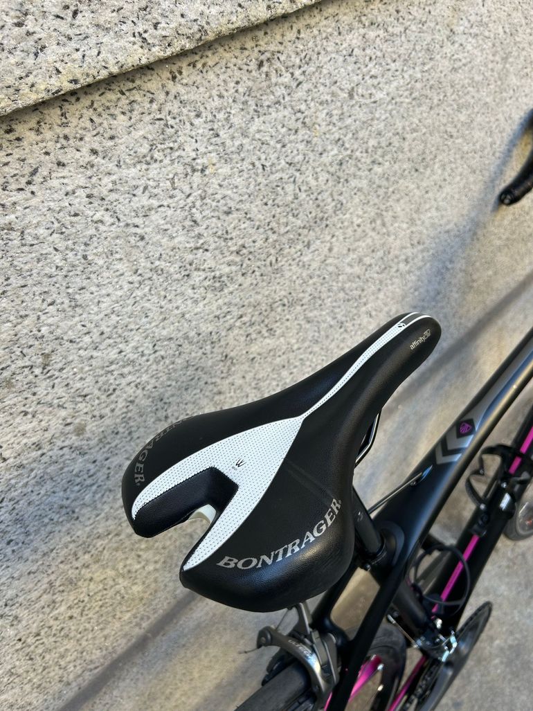 Used Trek Silque SL Women's 2016 2016 Road & Gravel — image 8 of 11