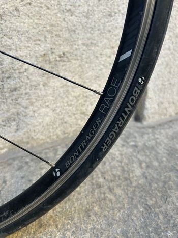 Used Trek Silque SL Women's 2016 2016 Road & Gravel — image 6 of 11