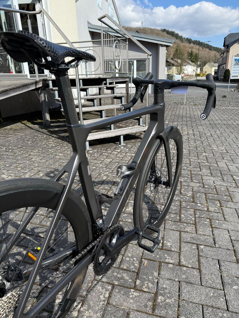 Used Giant Propel Shimano Ultegra Di2 2025 Road & Gravel, Black — image 3 of 10