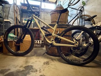 Commencal, CLASH RIDE NEW ROCKSHOX 2023