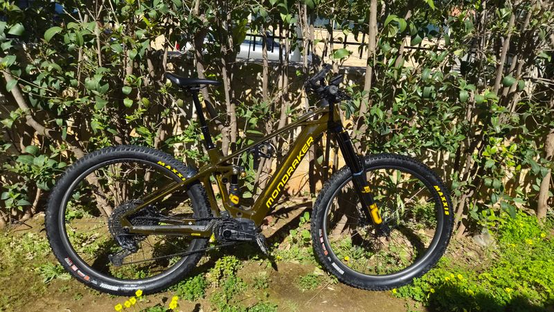 Käytetty Mondraker CRAFTY CARBON XR LTD 2023 2023 MTB