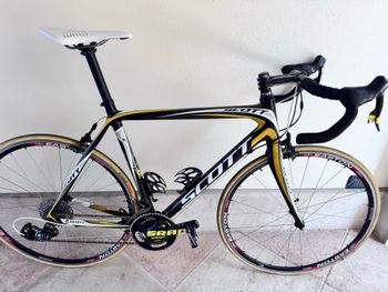 Used Scott Addict sram red 10 speed limited edition Scott Addict sram red 10 speed limited edition Custom SRAM Red eTap AXS 2011 Road & Gravel