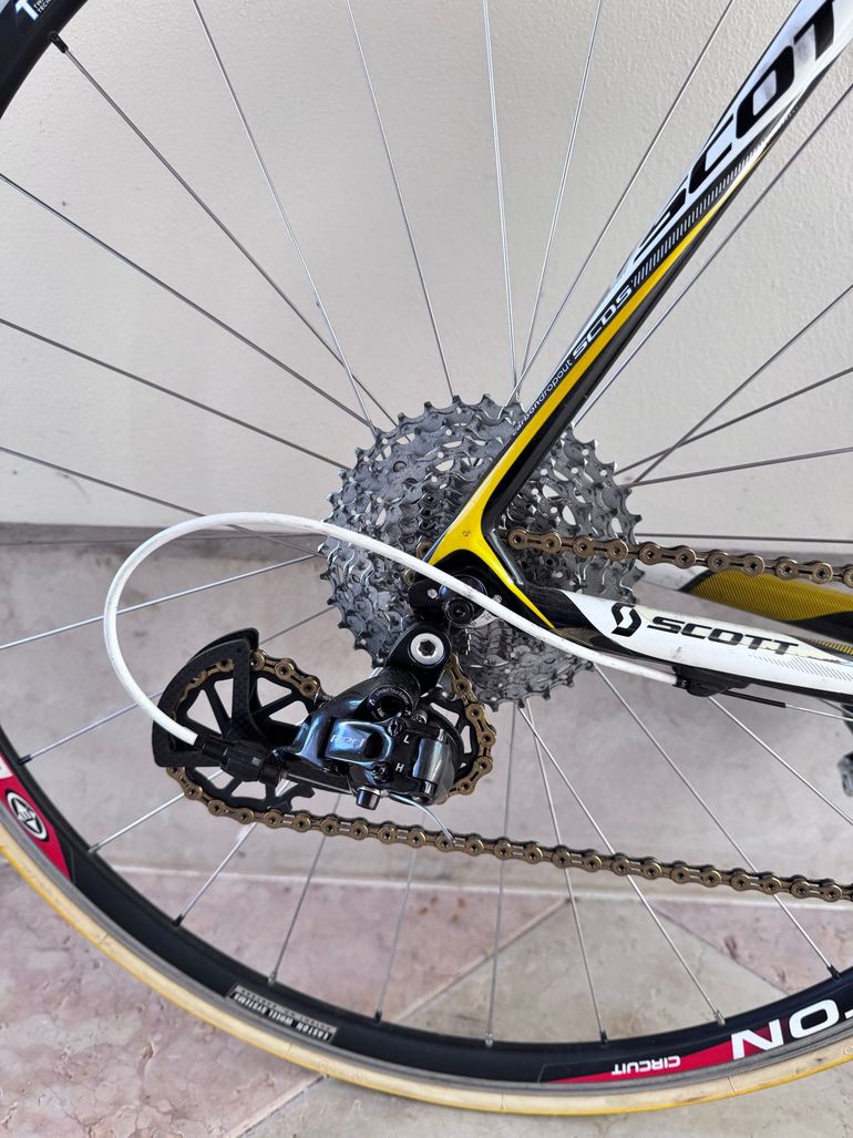 Used Scott Addict sram red 10 speed limited edition Scott Addict sram red 10 speed limited edition Custom SRAM Red eTap AXS 2011 Road & Gravel, Black — image 2 of 20
