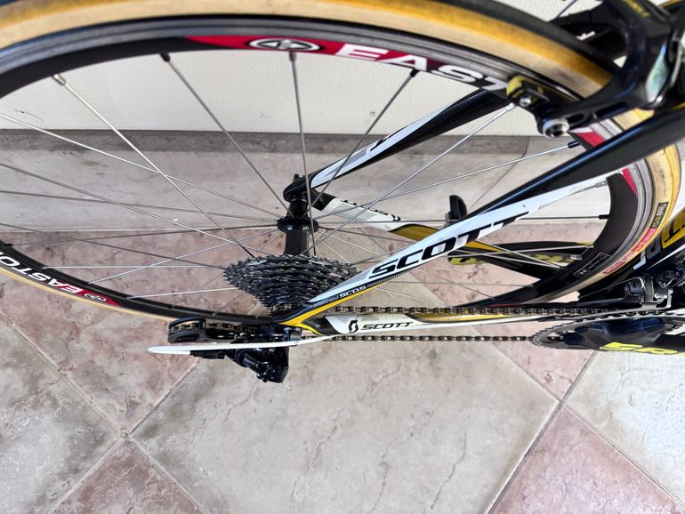Used Scott Addict sram red 10 speed limited edition Scott Addict sram red 10 speed limited edition Custom SRAM Red eTap AXS 2011 Road & Gravel, Black — image 10 of 20