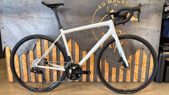 Specialized, Aethos Comp - Shimano 105 Di2 2024