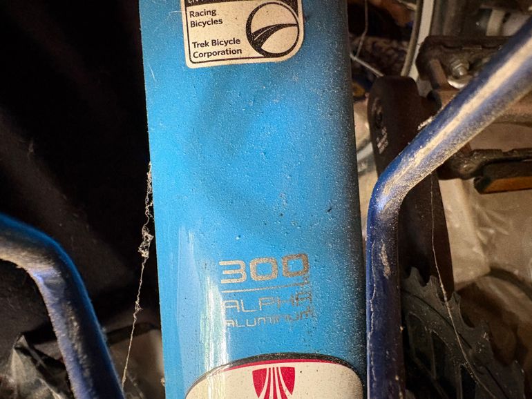 Used Trek Émonda SL 5 Women's 2016 2016 Road & Gravel, Blue — image 3 of 3