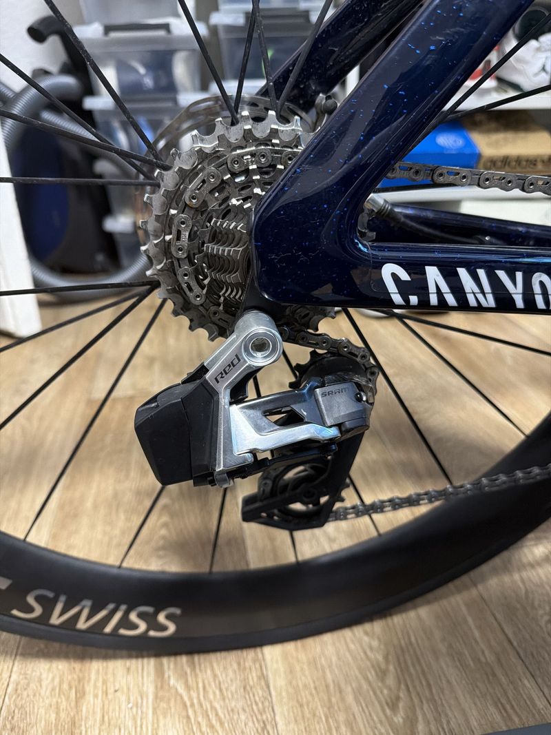 Used Canyon Aeroad CFR AXS 2026 2026 Road & Gravel, Blue — image 5 of 7