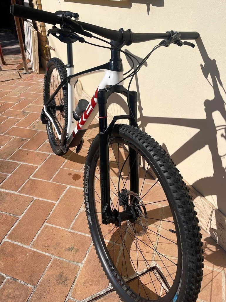 Used Trek Procaliber 9.7 2022 2022 Mountainbike — image 5 of 7