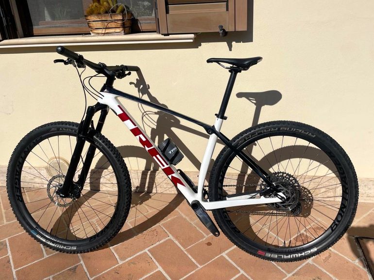 Used Trek Procaliber 9.7 2022 2022 Mountainbike — image 2 of 7